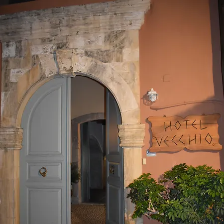 Vecchio 3* 罗希姆诺